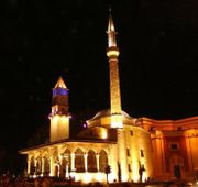 Et'hem  Bey Mosque at night